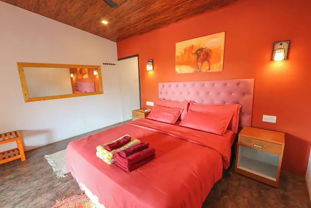 Standard room with balcony and with pool view