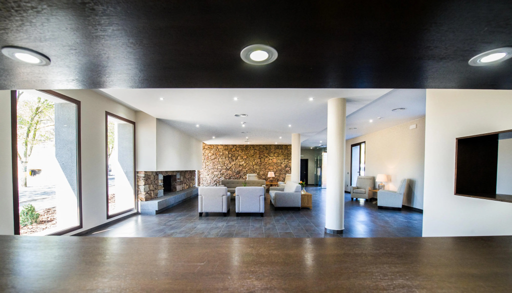 Lobby & Reception