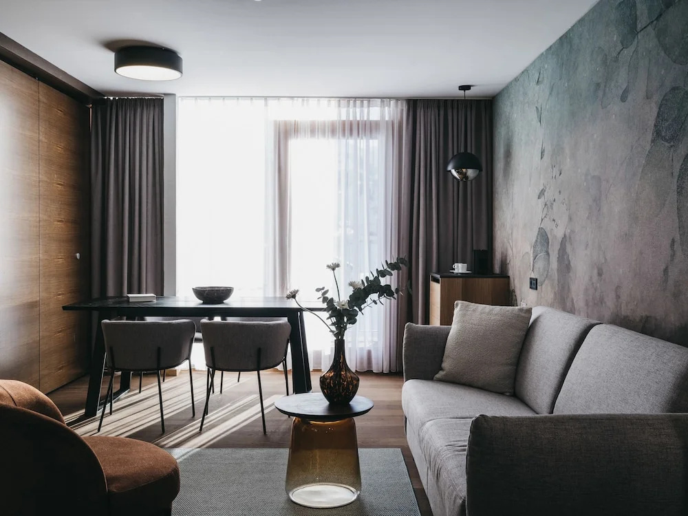 1 Bedroom Penthouse Suite with balcony