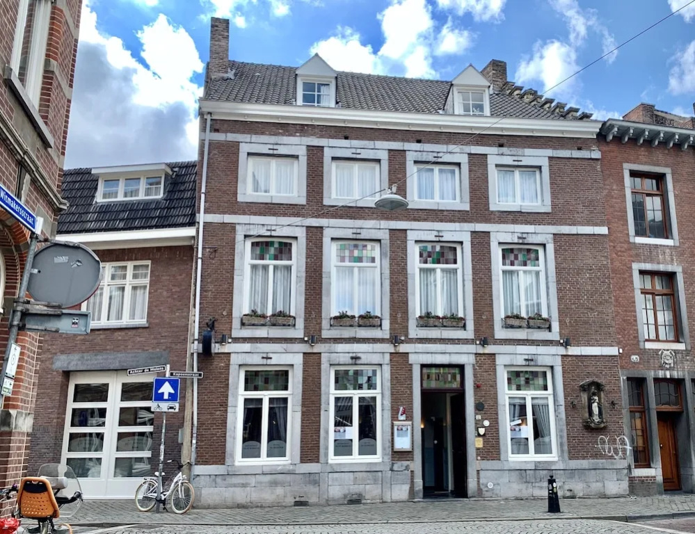 Au Quartier