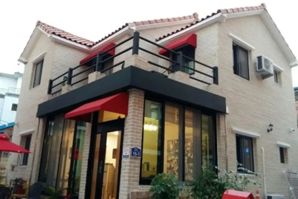 Jeonju Poet & Zzamong Guesthouse