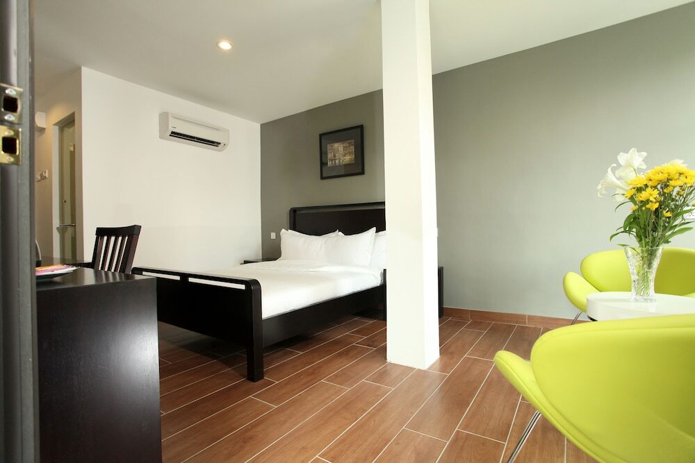 Crossroads Hotel