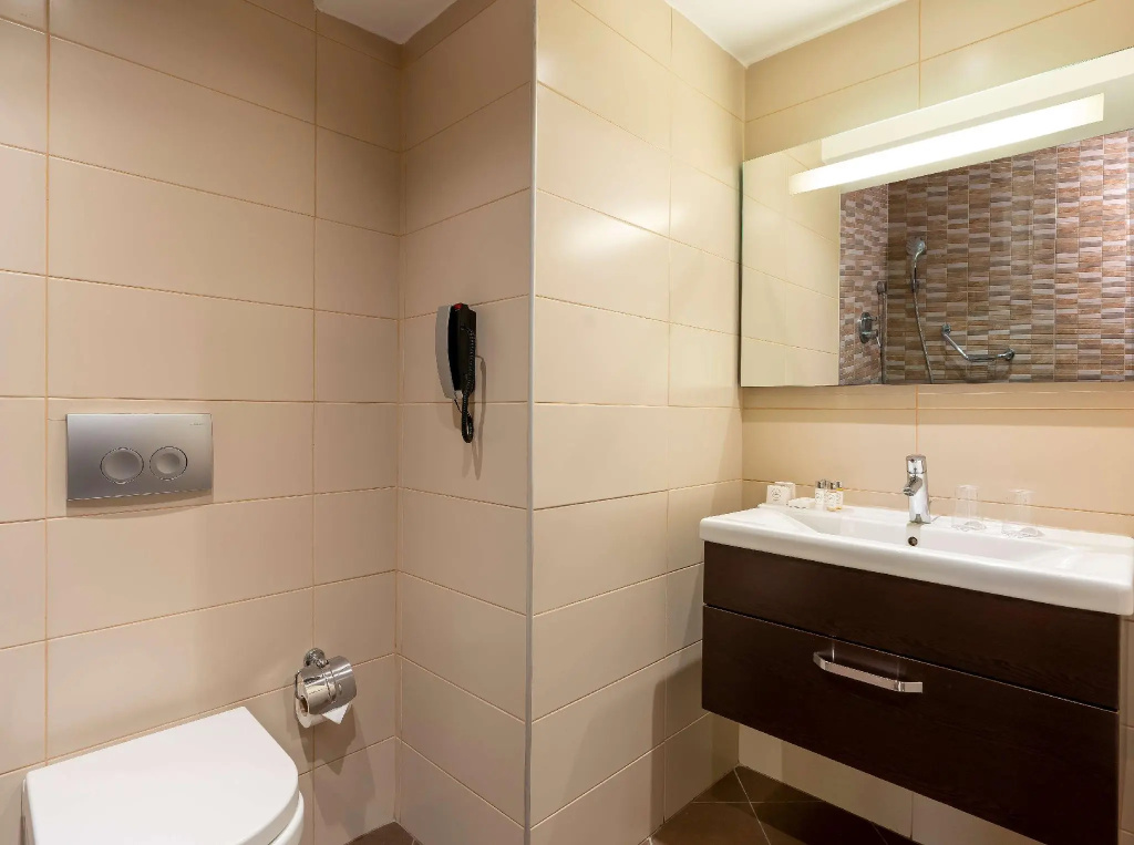 Double room (full double bed)