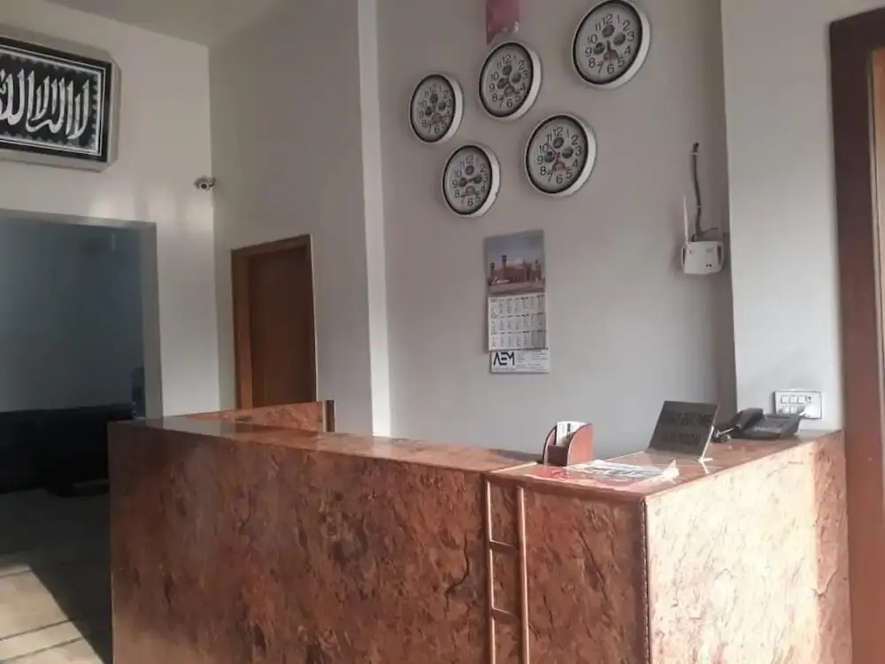 Lobby & Reception