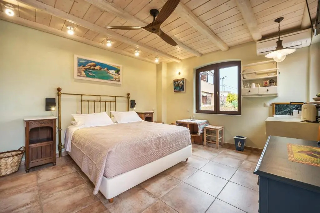 Standard Double room with garden view (full double bed)