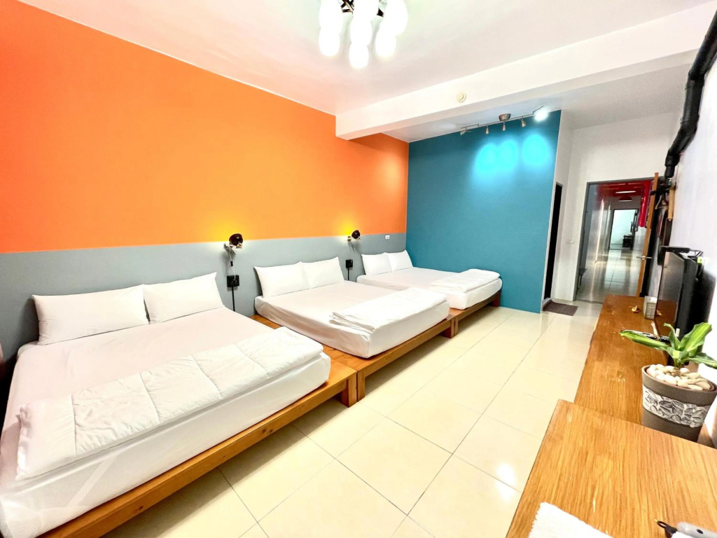 Snug Nine Inn — 2