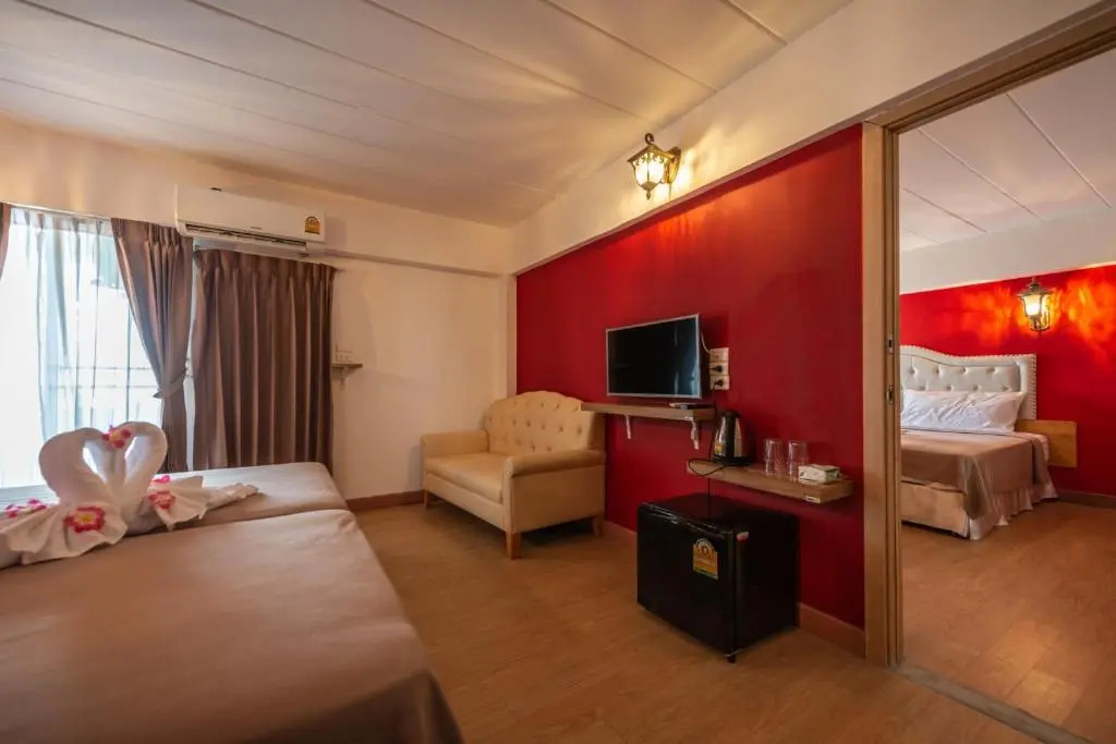 Deluxe Double room (full double bed)
