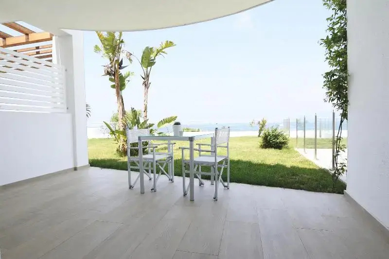 Superior Double room with partial sea view (full double bed)