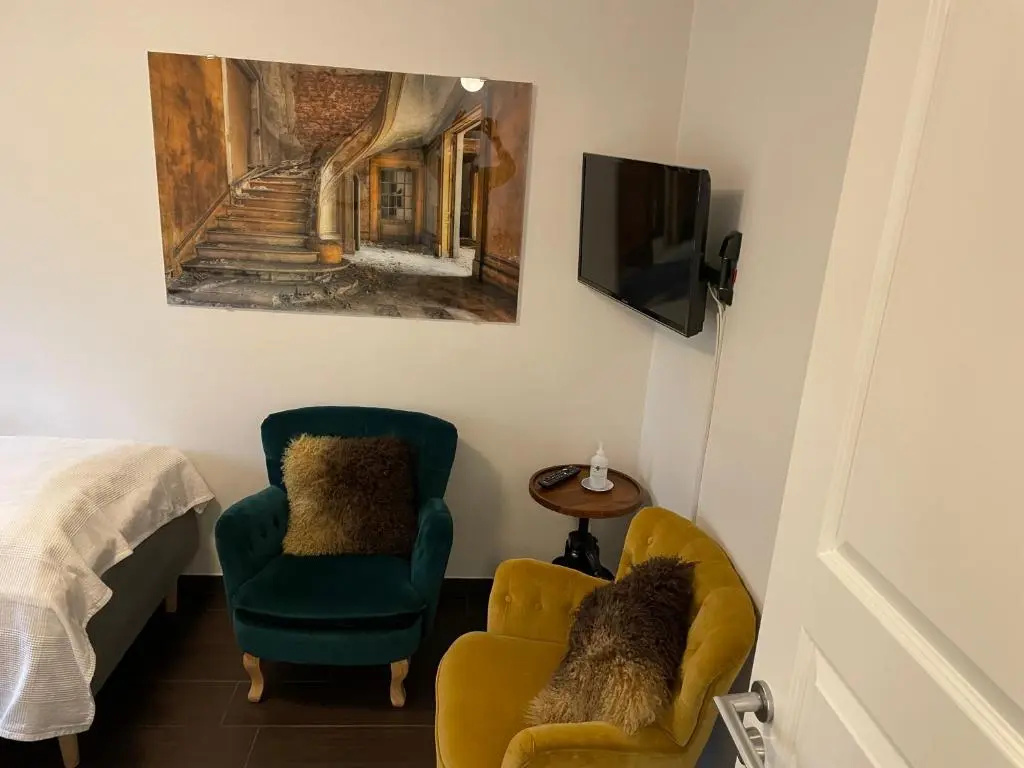 Economy room