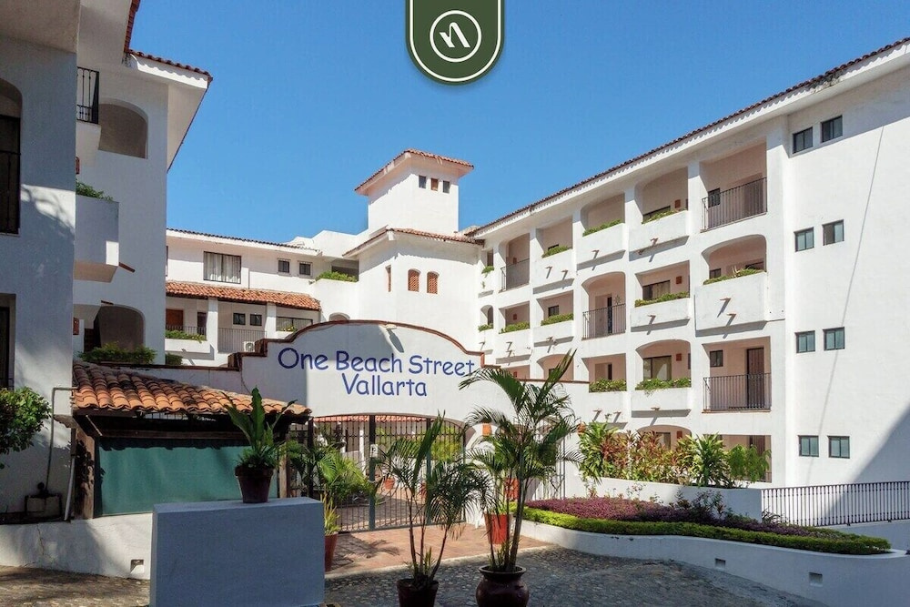 One Beach Street 307 B· Amazing 2 BR Condo