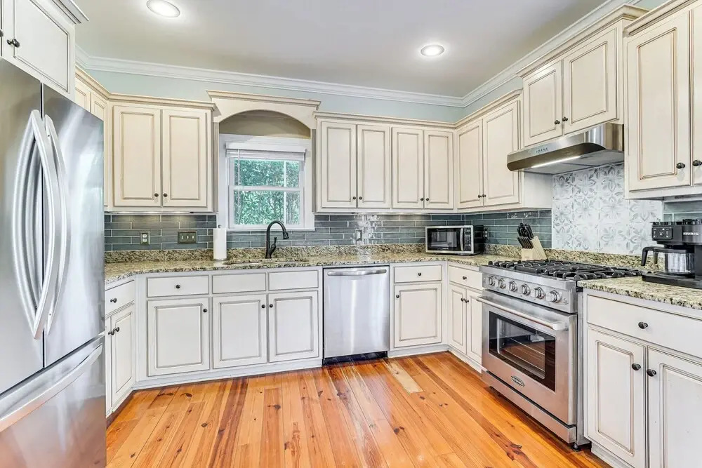 Summerville Historic Bungalow w/ Hot Tub — фото 2