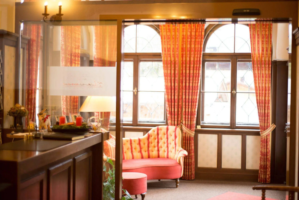 Lobby & Reception