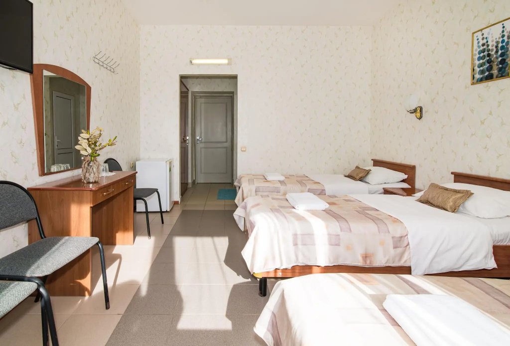 Standard Triple room with balcony