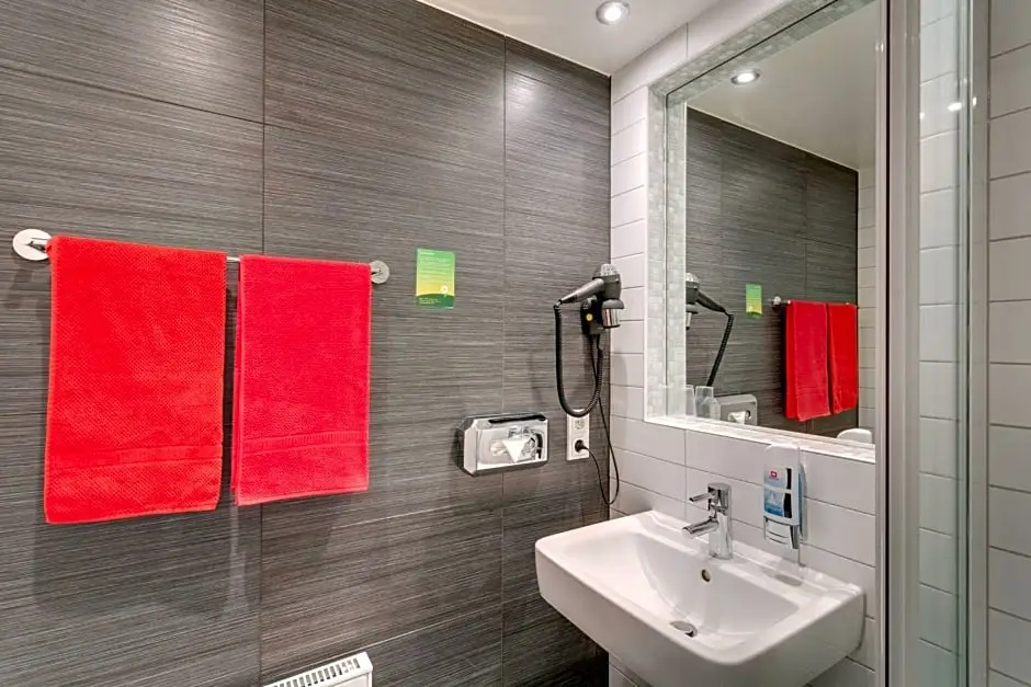 MEININGER Hotel Berlin Hauptbahnhof - Chambres