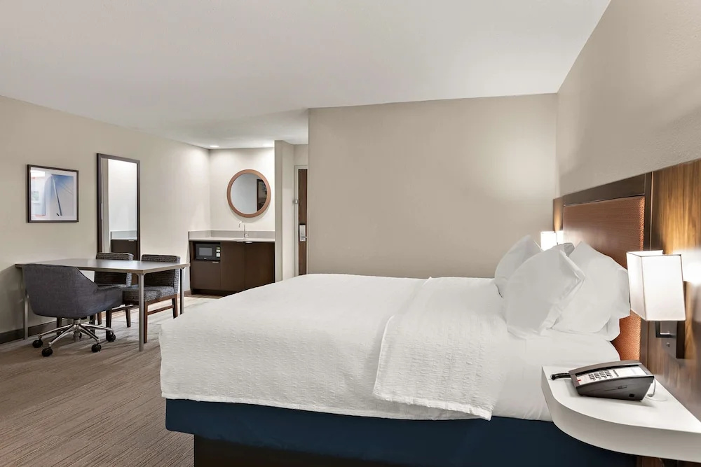 Double Suite with balcony (full double bed)