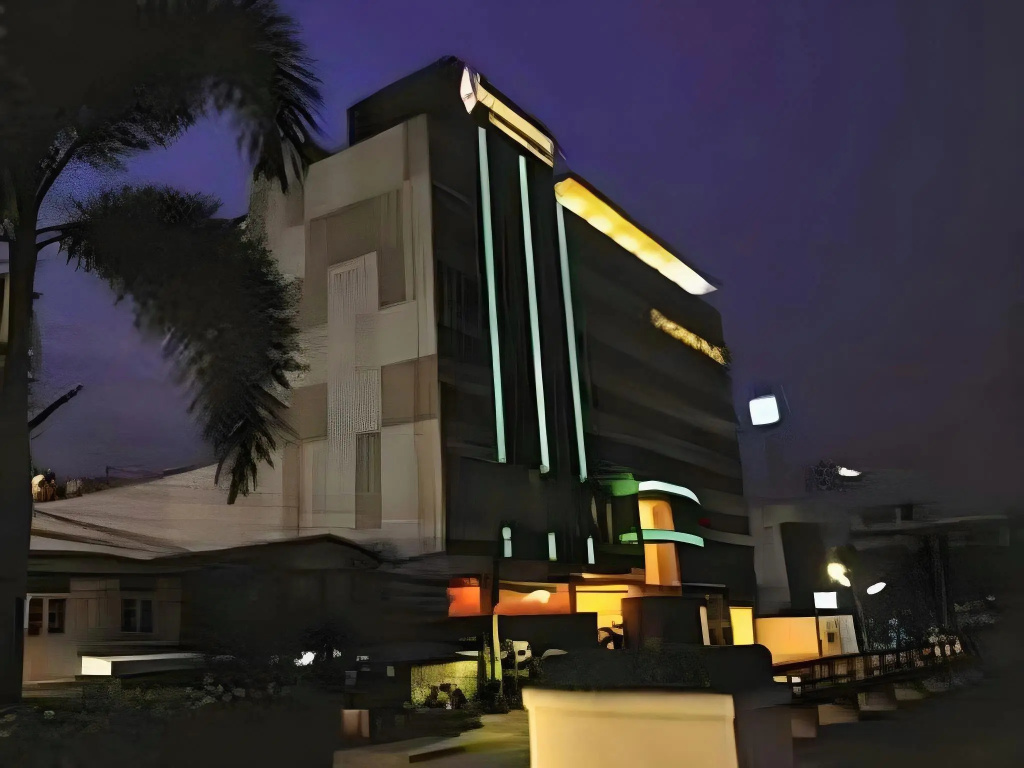 Chaisaeng Palace Hotel