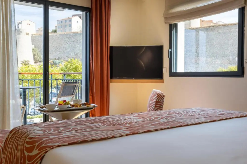 Standard Double room with pool view (full double bed)