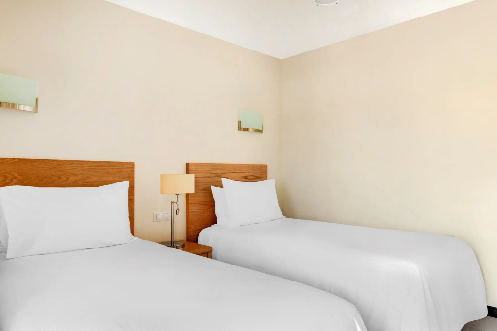 2 Bedrooms Apartment