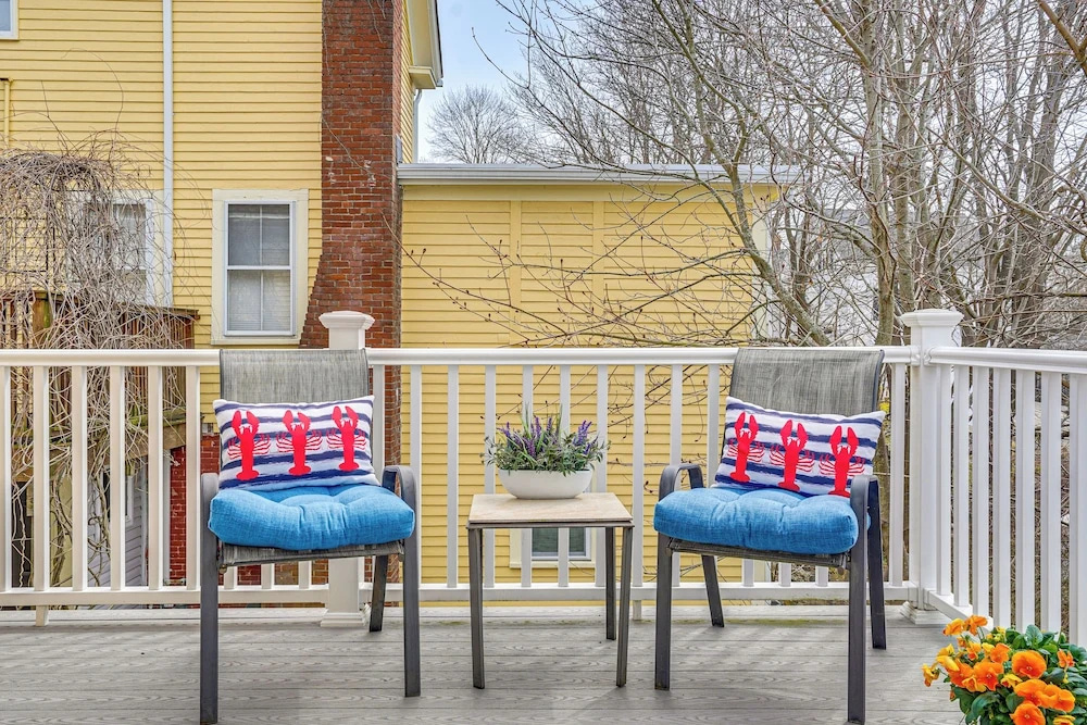 Walk to Gloucester Harbor & Dtwn: Coastal Studio
