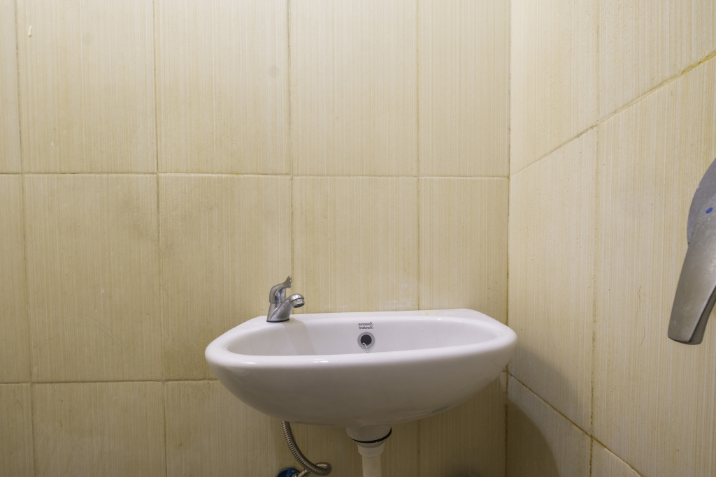 Отель OYO 2405 The Karins Guesthouse Syariah, фото 11