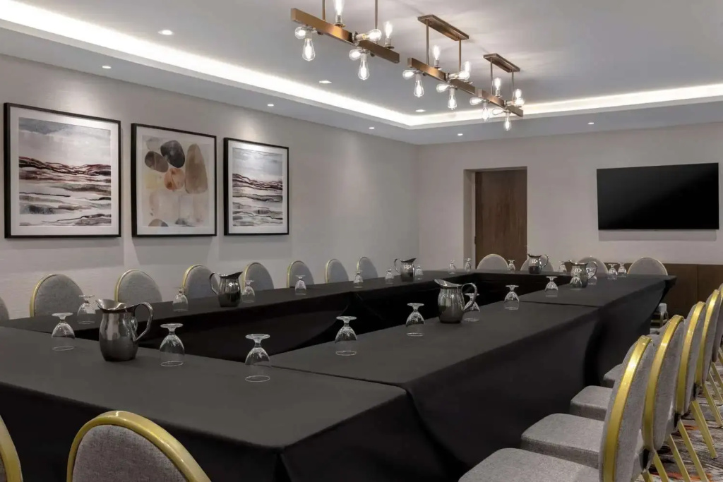 DoubleTree by Hilton Kingston