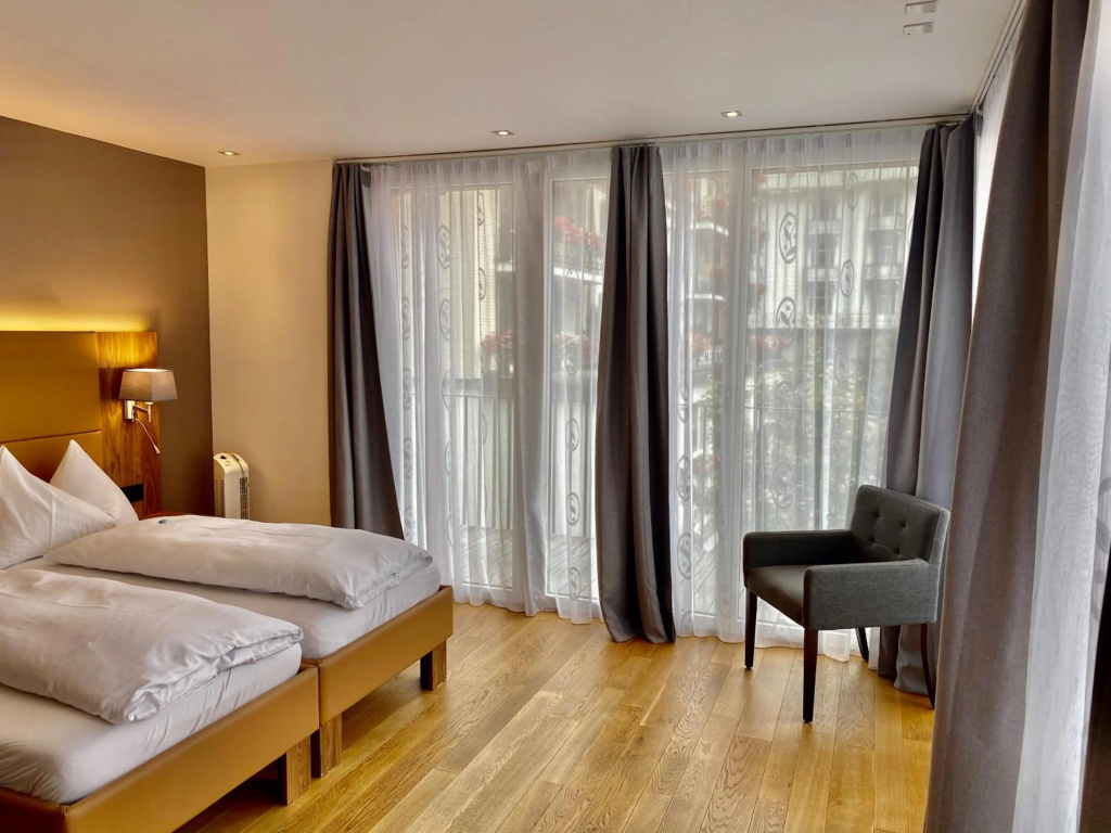 Hotel Central — 4