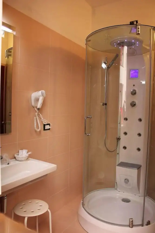 Standard Triple room with balcony