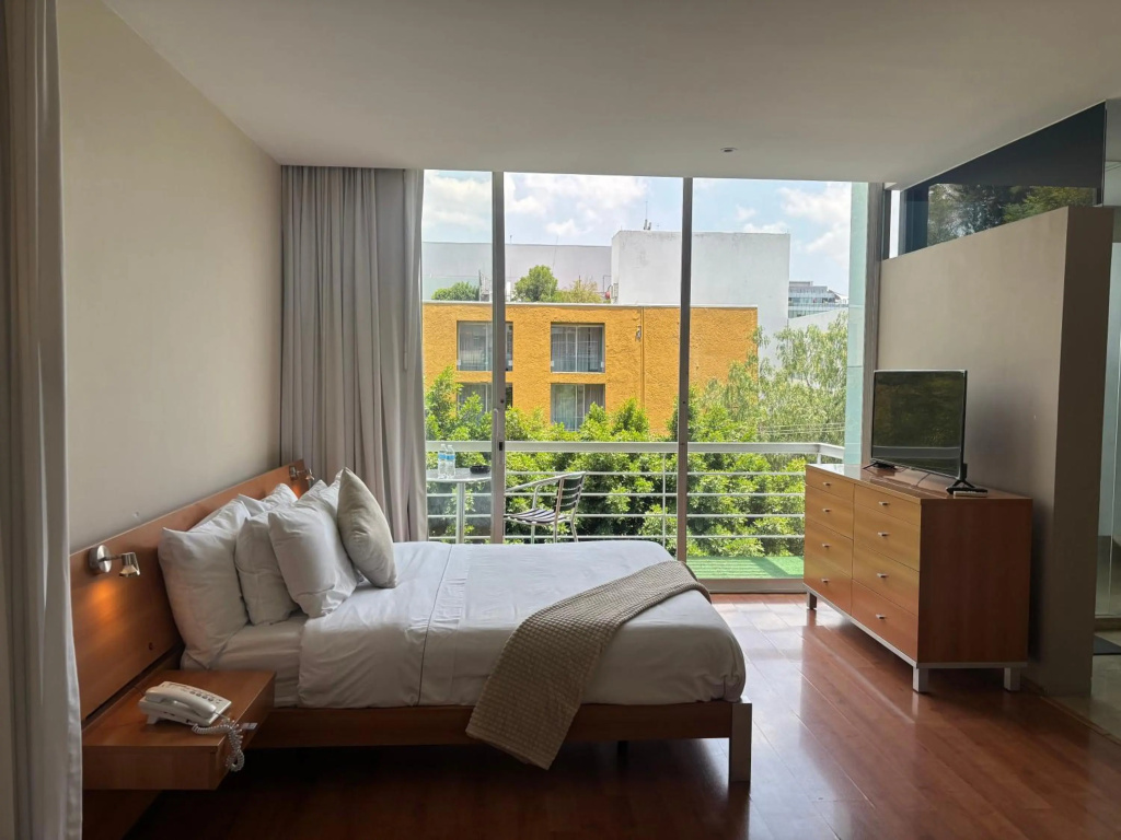 Lombardo Suites — 3