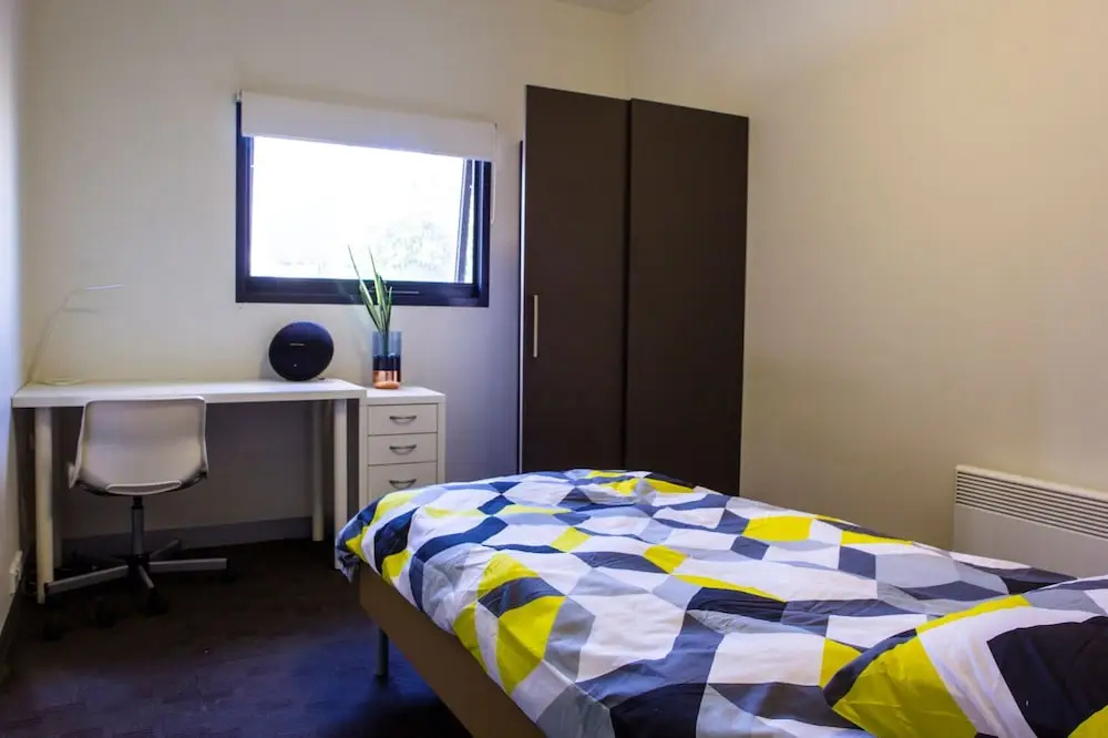Economy room