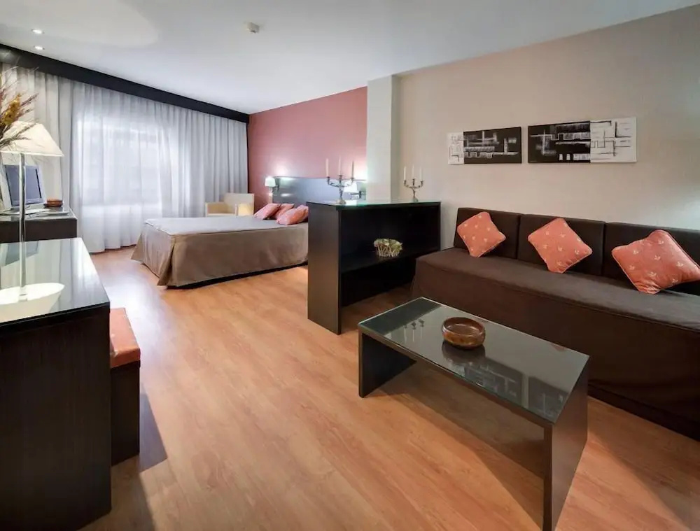 Standard Triple room
