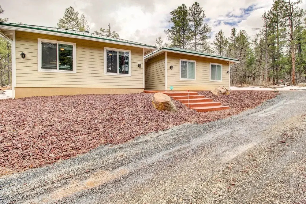 Pinetop-lakeside Home w/ Private Hot Tub & Bar