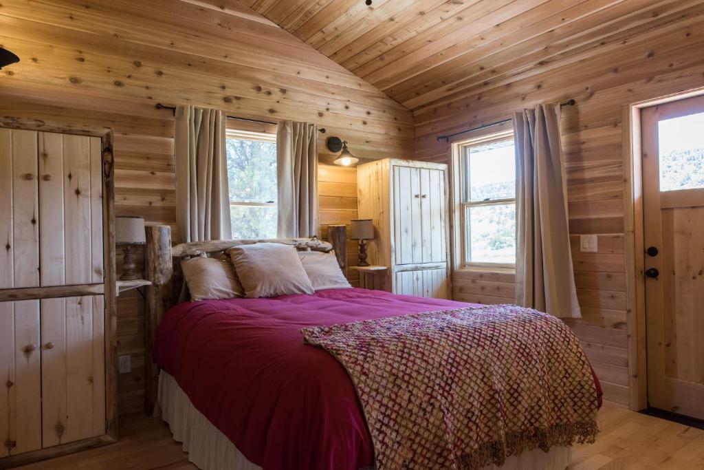 Boulder Mountain Guest Ranch by null
