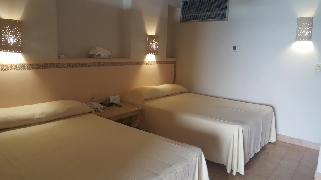 Suites Las Flores Beach Mazatlan — 5