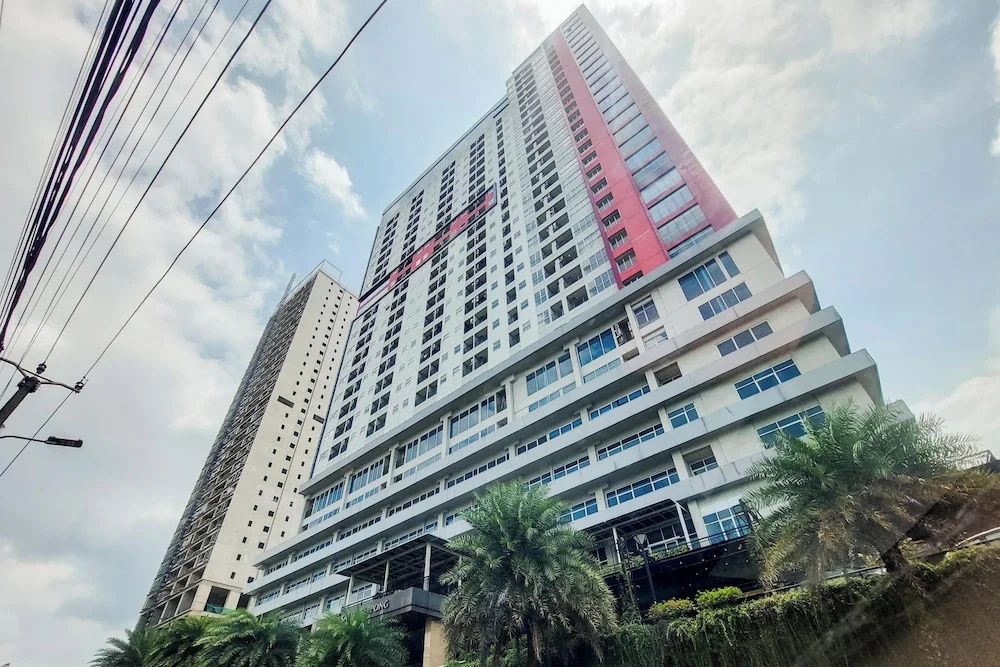 2 Pax Wooden Touch Studio At Parkland Avenue Apartment