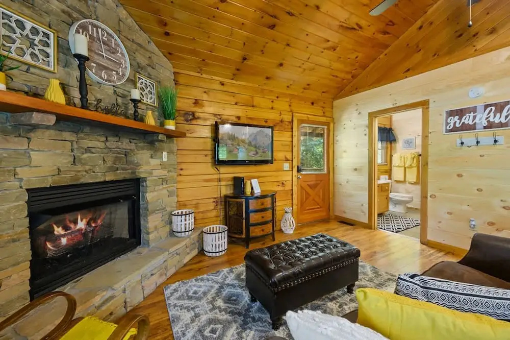Location Log Cabin Hot Tub Fireplace Pool Fishing