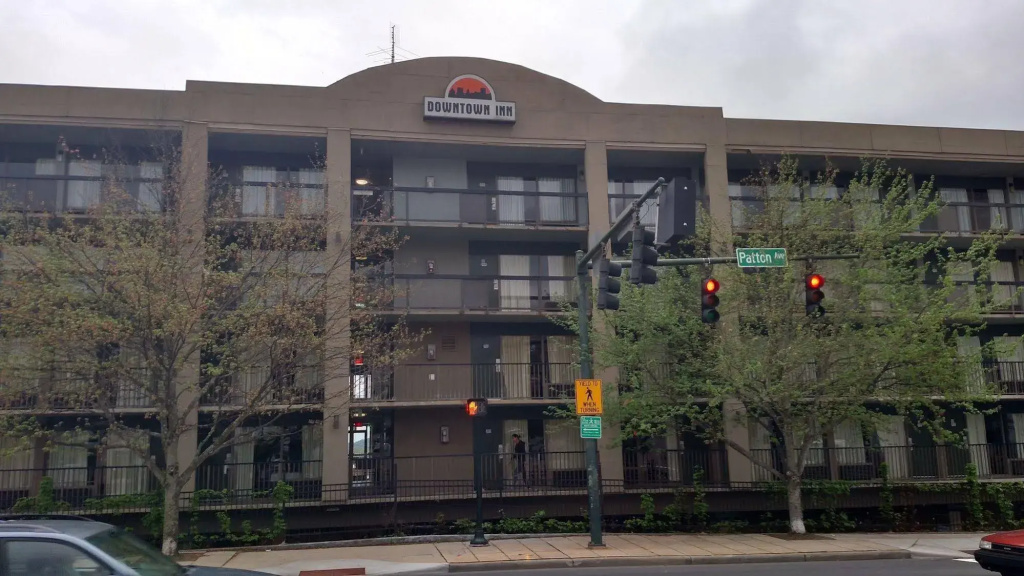Downtown Inn and Suites