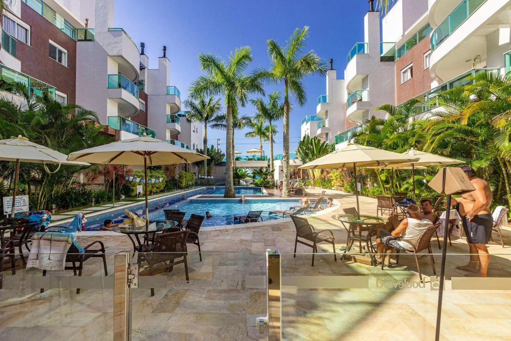 Boulevard Bombinhas 211-B - 50m do mar - Condomínio de Luxo - Piscina Climatizada - Jacuzzi - Portaria 24h
