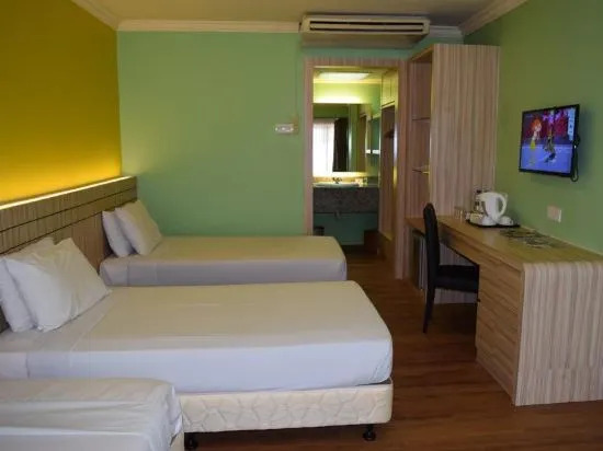 Bukit Merah Laketown Resort