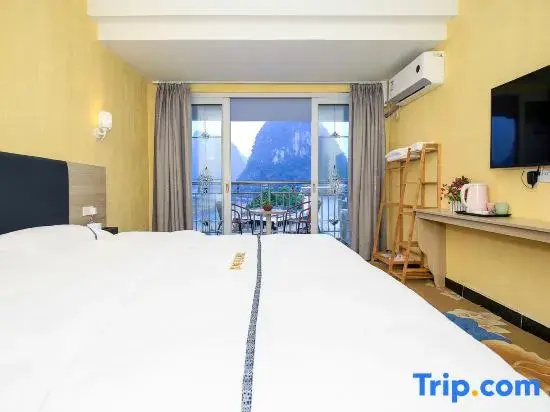 Standard Double room with river view (full double bed)