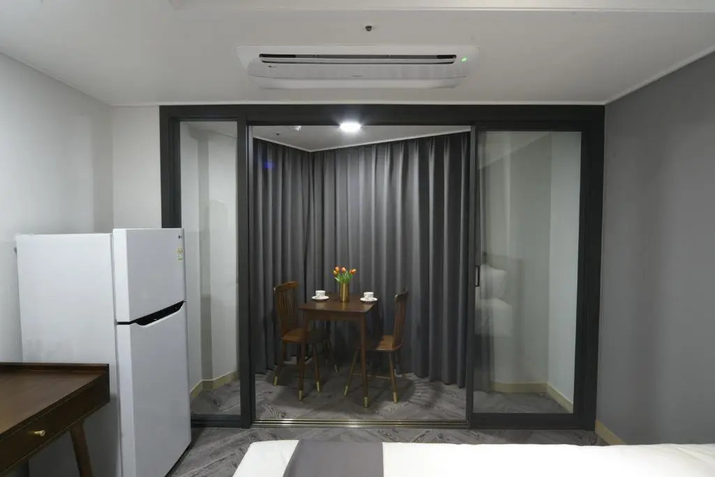 Standard Double room with city view (twin beds)