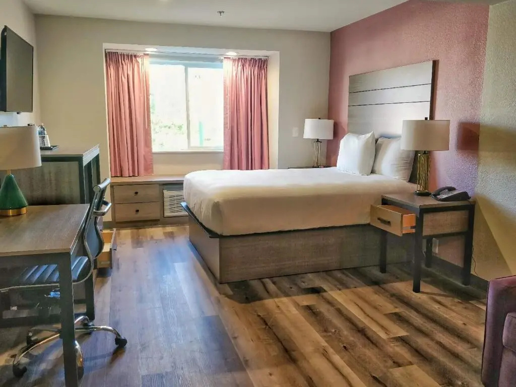 Arya Inn & Suites — фото