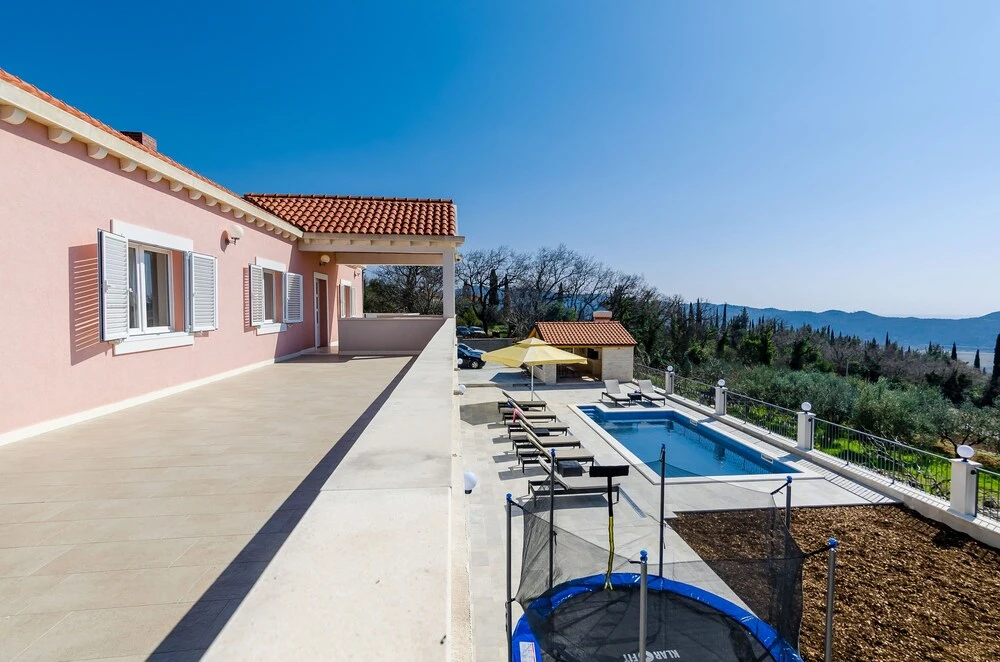 Villa Dragic