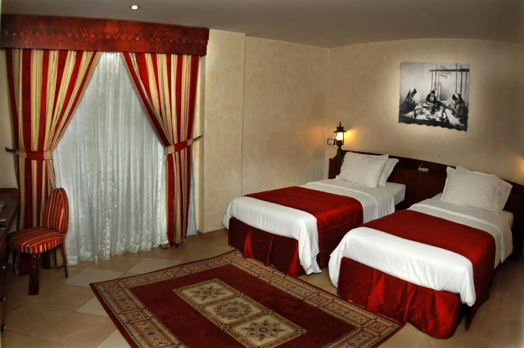 Standard Double Suite (twin beds)