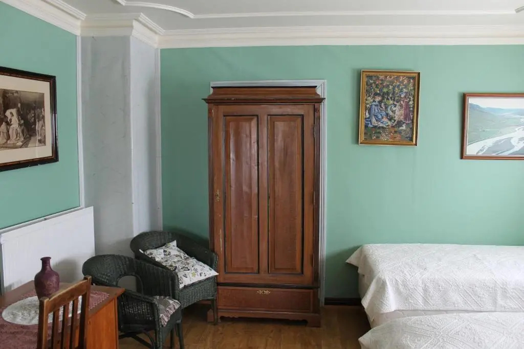 Comfort room