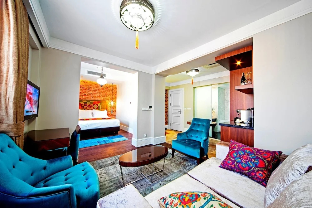 Double Junior Suite (full double bed)