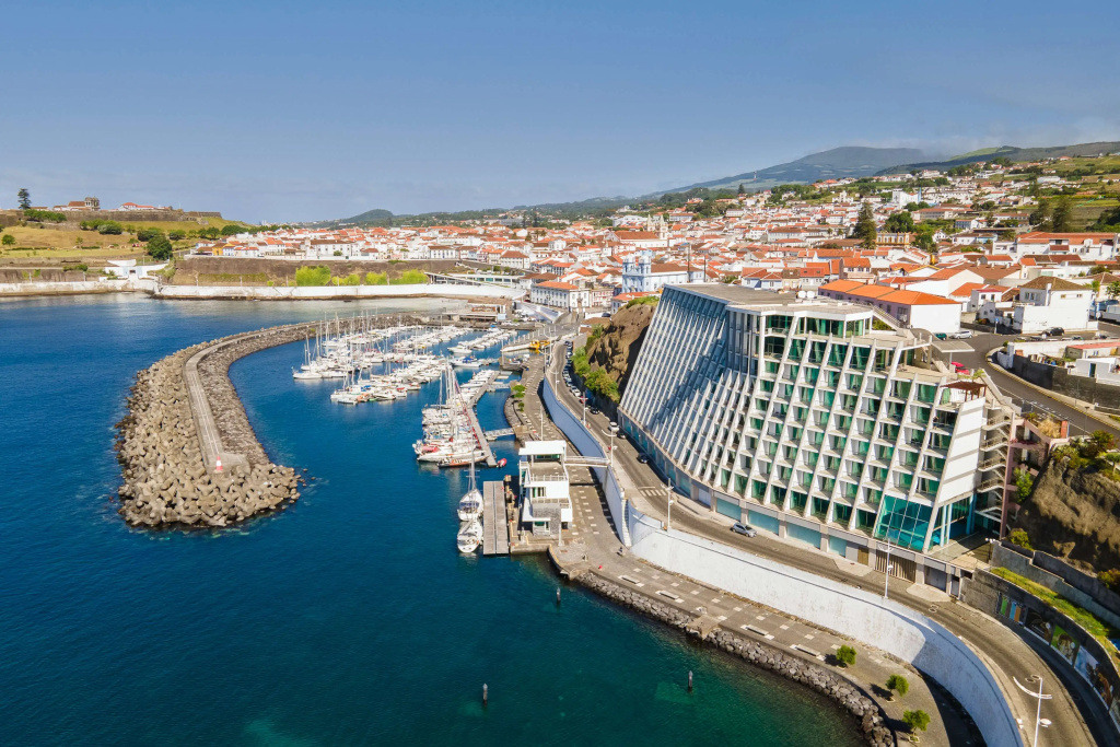 Beach & Waterfront