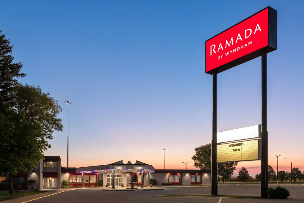 Ramada by Wyndham Grand Forks