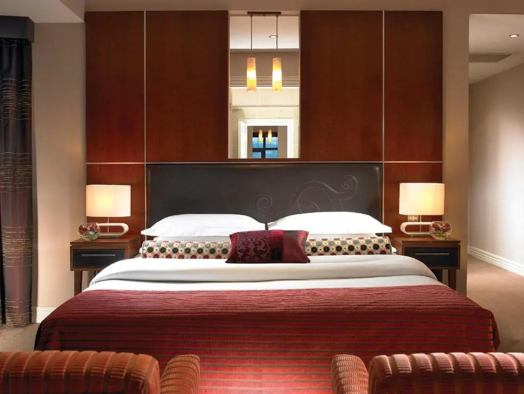 Deluxe Double room (full double bed)