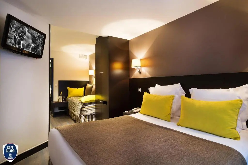 Standard Triple room