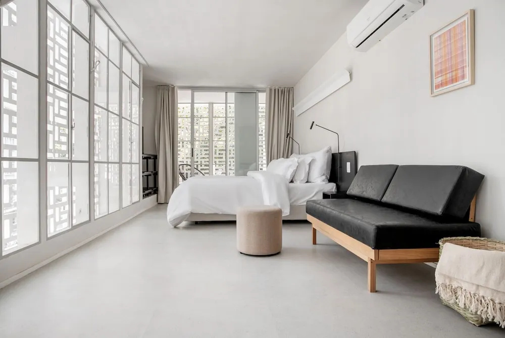 Premier Studio